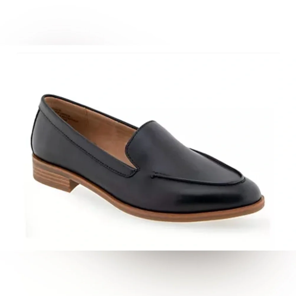 NIB Aerosoles Stacked Heel‎ Classic Black Loafers Women’s Size 11W